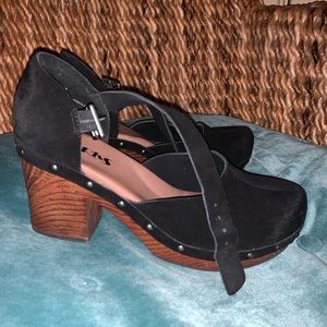 Korks Evah Clog Heels size 8